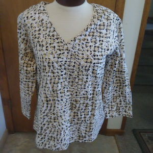 Ruby Rd V-neck 3/4 sleeve top